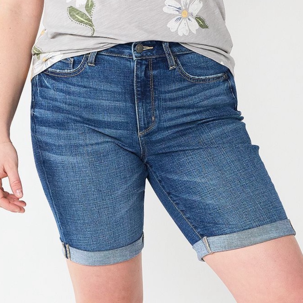NWT Sonoma Women's Blue Denim Bermuda Shorts size 16. Relaxed fit 9” inseam